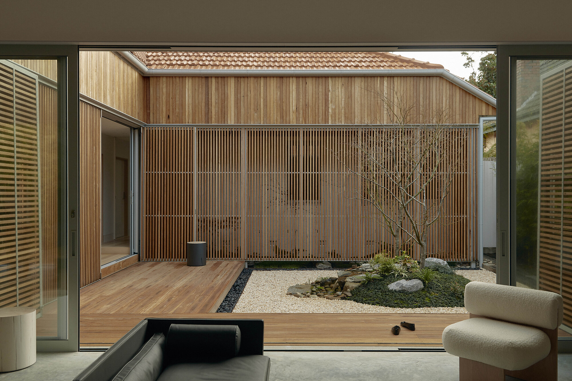 Interior photograph of Courtyard House by Tom Ross